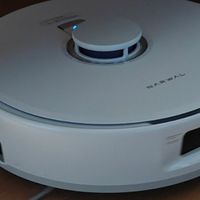 黑科技云鲸J4扫地机器人创新轻集尘技术,7800Pa吸力