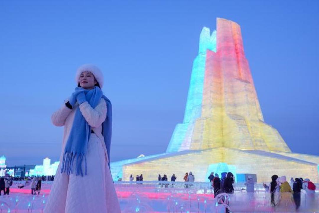 一张门票双重狂欢,冰雪大世界跨年凭什么能火遍全国第一?