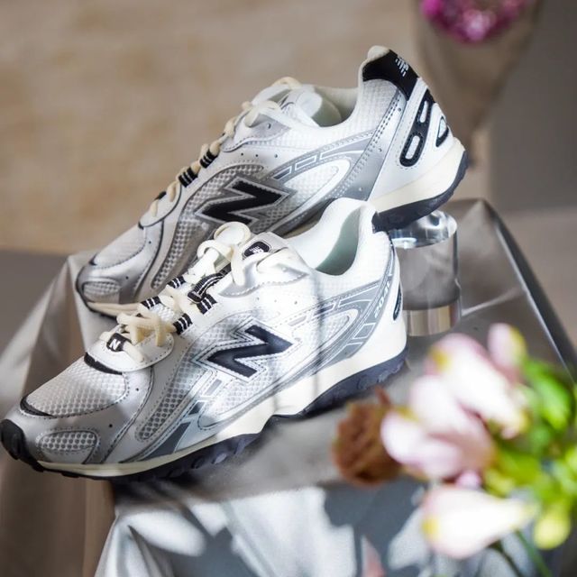 换季的第一双薄底鞋：New Balance，脚感舒适，穿在脚上时髦好搭