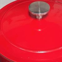 厨房神器珐琅铸铁锅：慢炖的温暖