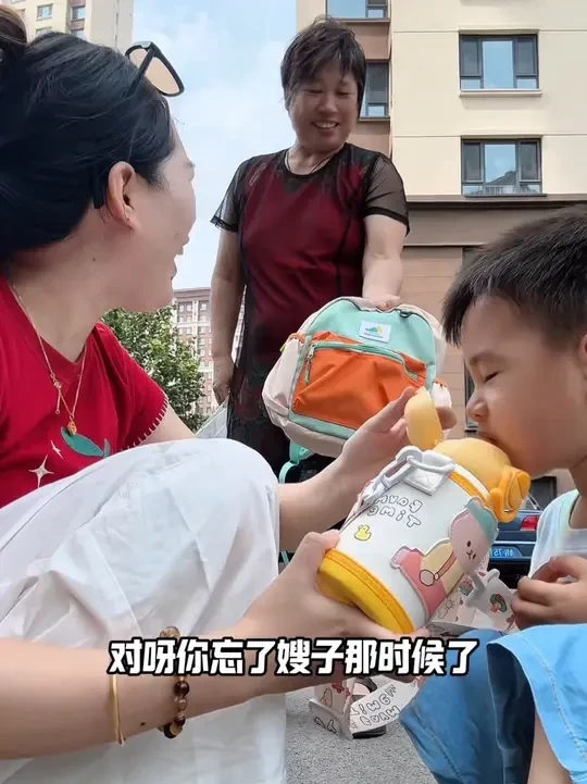 品牌书包赶紧捡漏！超轻超舒服，数量不多，赶紧抢！#学生书包 #幼儿园书包 #书包 #幼儿园开学第一天 #书包推荐