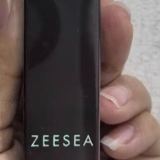 双旦美力全开：轻慕唇釉显白持久
