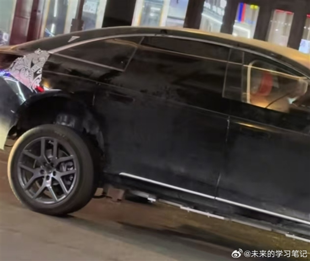 套了个S9的壳子 享界神秘新车路试:离地间隙超高