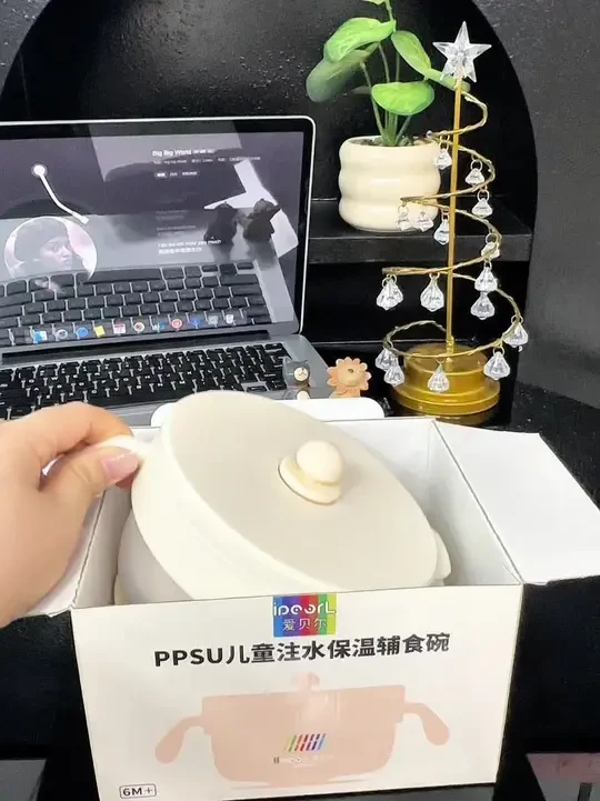 家人们，爱贝尔宝宝注水碗太绝啦！PPSU材质，防烫防漏又防摔，多功能设计，给宝宝用超安心，辅食保温就靠它，宝妈必备！
#宝宝防烫餐具 #多功能注水碗 #辅食保温好物 #宝宝辅食碗 #防烫防漏好物