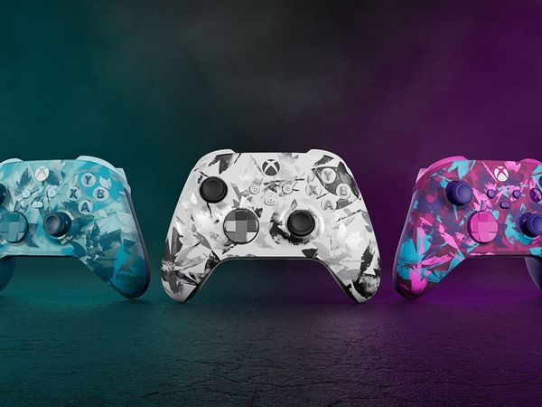 Xbox推出全新无线手柄，共有冰霜之影/琉璃之心/风暴之刃三款配色。将于9月10日起在微软官方商城、Xbox 京东自营旗舰店、微软天猫官方旗舰店、微软授权经销商以及 Xbox 零售合作伙伴等渠道发售。