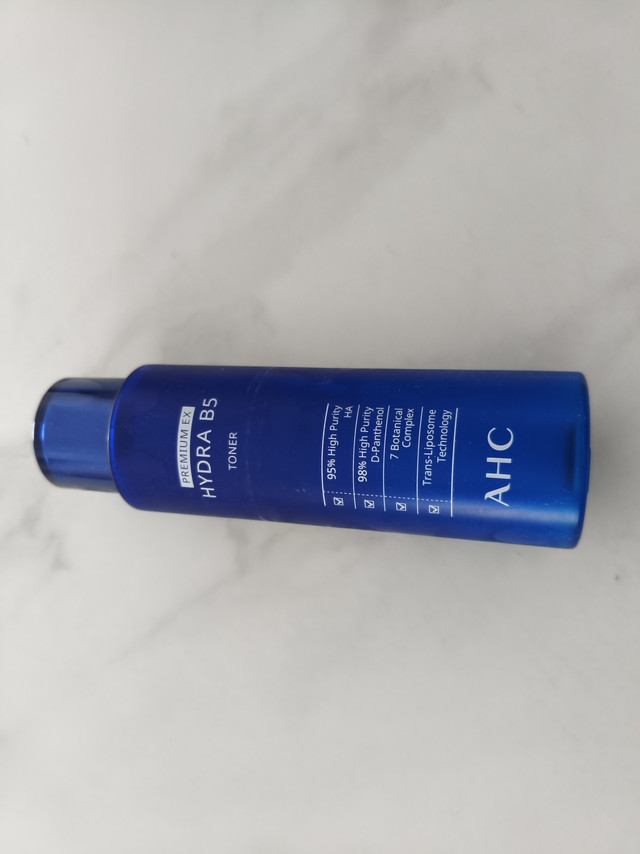 AHC B5玻尿酸爽肤水，给肌肤补水保湿