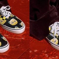 华伦天奴xVans联名鞋值3800元吗？全网观点大PK