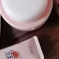 美加净银耳珍珠滋养霜：深层补水保湿，养出嫩滑好肌肤