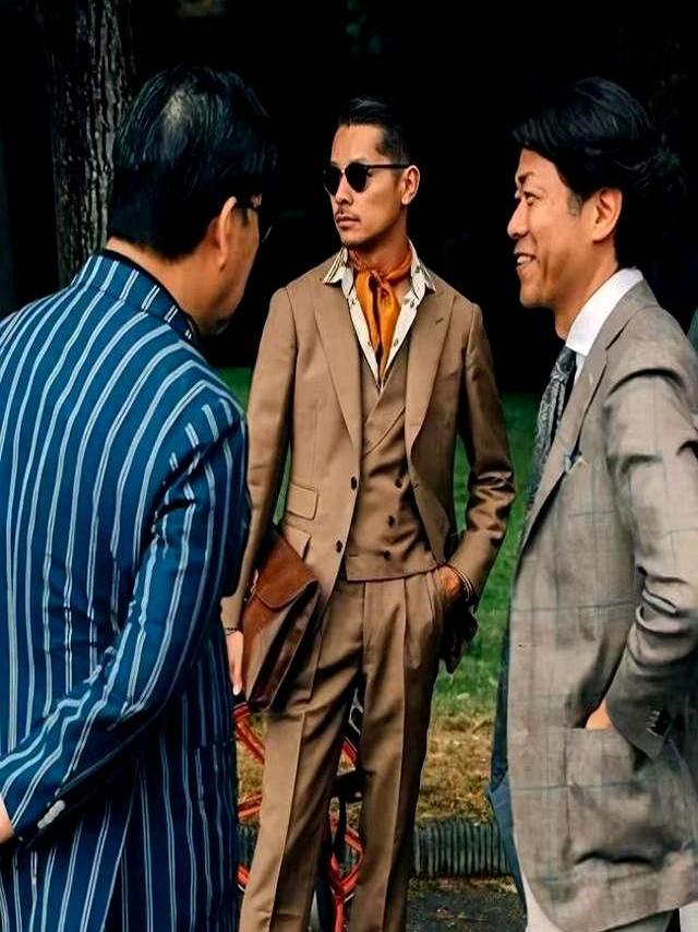 五六十岁男人：可以不戴手表、戒指，但这2种配饰不能少！很时髦