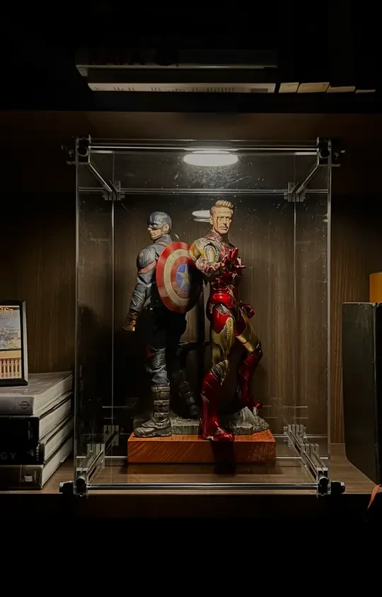 试试用同样的亚克力展示盒来展示 hot toys 的Captain America 和 Ironman 也不错。刚刚好。就这样摆吧。
	
#hottoys #ironman #captianameri