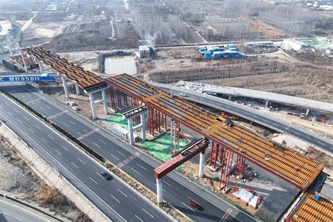 日均可通行15万辆次!全国首个“6改12车道” 高速公路改扩建项目通车