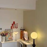 悬浮设计铁艺床让空间更宽敞