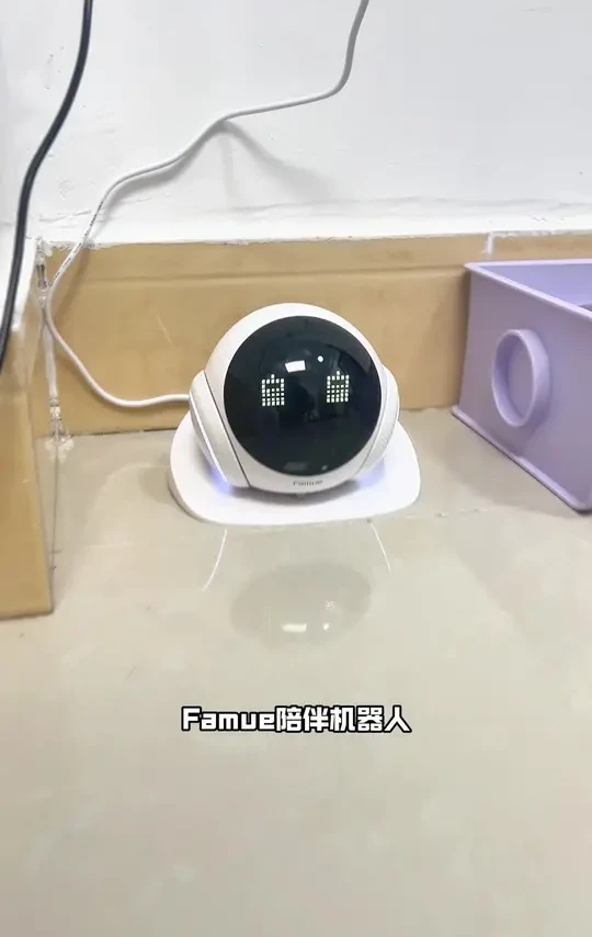 能动能跑能追着跑的移动宠物陪伴摄像头#Famue #宠物摄像头 #新手养宠 #养宠进阶指南