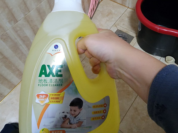 【斧头牌AXE去污地板清洁剂｜清洁力真的很能打🍋】