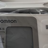 双旦送礼送安康！欧姆龙HEM-6121血压计守护长辈健康