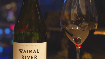 酒店行政酒廊的酒：新西兰·维拉河酒庄 黑皮诺 