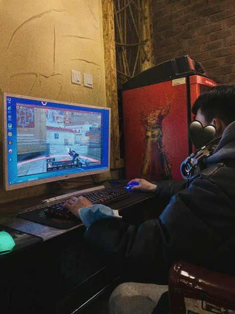 中年玩家重返CS 1.5：这波“怀旧操作”，把青春玩出了性价比