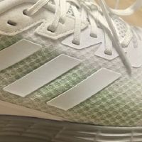 adidas Duramo SL：透气舒适跑步鞋