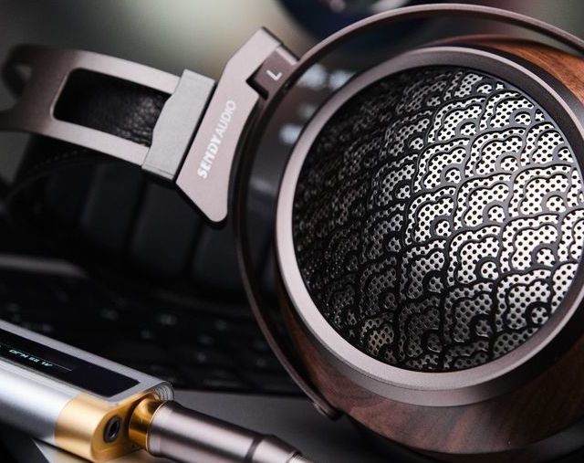 「当旗舰不再追求浓烈」SENDYAUDIO白鹭开放式平板头戴式耳机