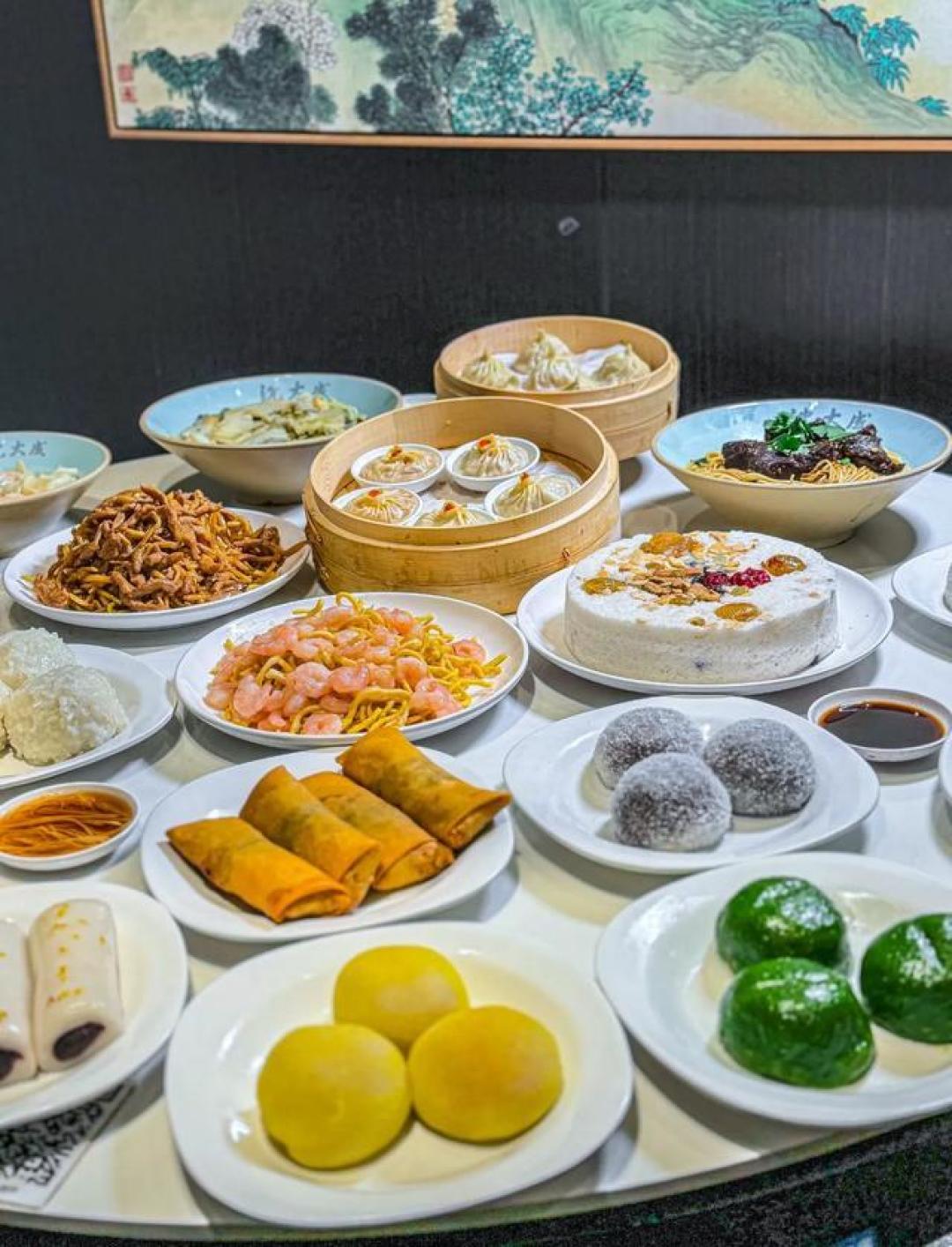 绕开网红店,这才是上海本地人私藏的弄堂美食与百年味道。