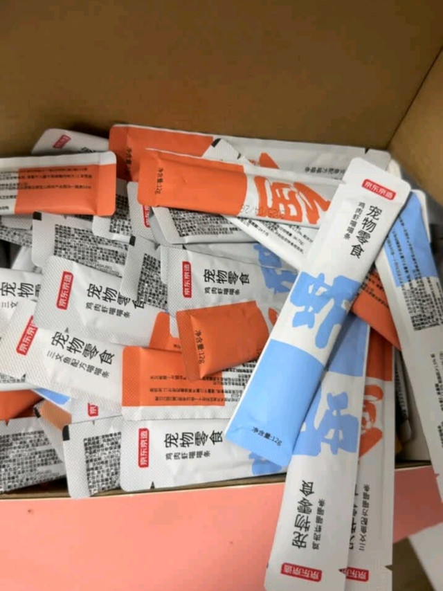 双旦宠喵必备，京东京造益生元猫条太圈粉