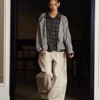 TZ killer这条卡其色花卉印花牛仔裤，把浪漫与酷飒焊在腿上了！