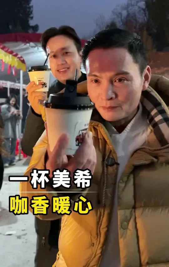 一人一车一杯咖啡，追逐风景的同时还可以享受自由！#咖啡 #露营 #追逐梦想 #洲哥