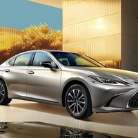 雷克萨斯银灰色高级感设计值不值溢价？2000+用户观点大PK