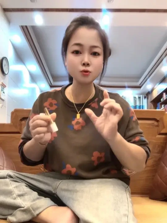 珂曼精油变色润唇膏#珂曼变色唇膏 #抖音推广 #强烈推荐