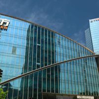 俞敏洪接任东方甄选核心公司法人，跨年直播GMV破1.2亿｜新东方本周大事