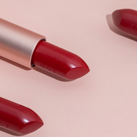 国货唇妆真能媲美大牌？质地显色度引热议，1000+用户观点大碰撞