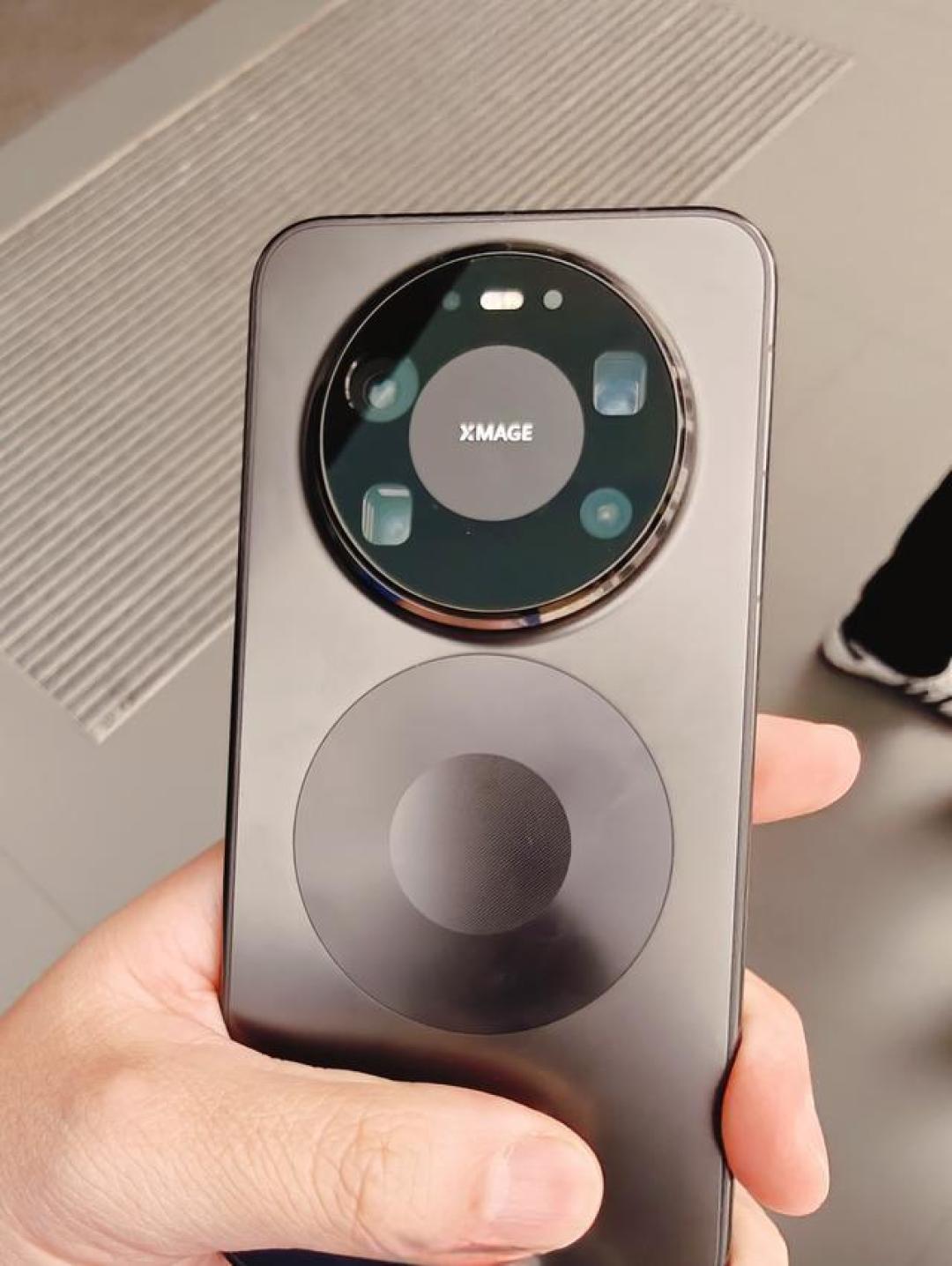 Mate80PM上手:鸿蒙丝滑只是基础,屏幕续航信号才是王炸