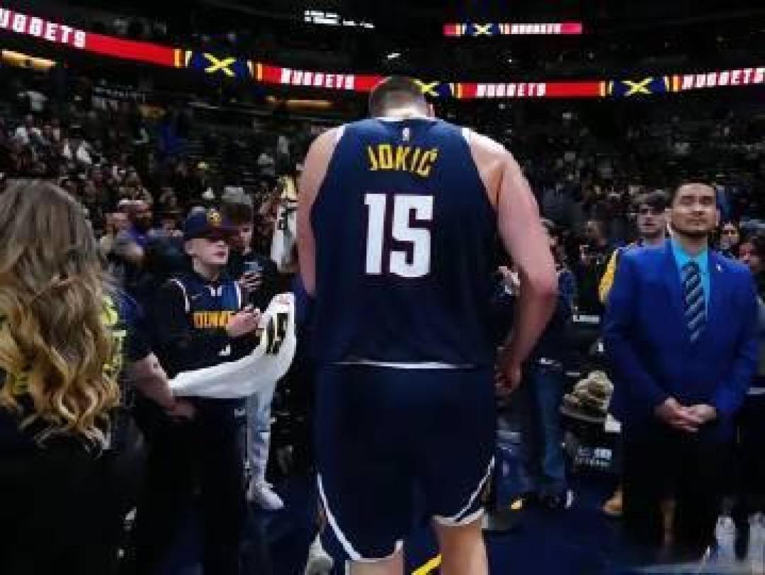 一场伤病或葬送MVP？约基奇悲剧拷问NBA65场规则