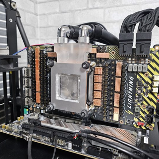 2500W功耗、3.75GHz频率，MSI RTX 5090 Lightning Z大超特超刷新显卡性能记录