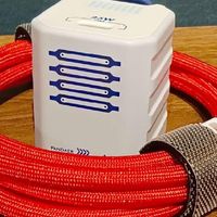 魅族PANDAER 35W GaN充电器设计独特