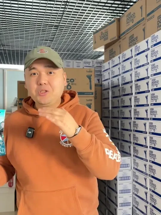 六层刀片手动剃须刀刮胡子干净男士朋友体验一下吧！ #仓库实拍 #剃须刀 #男士必备