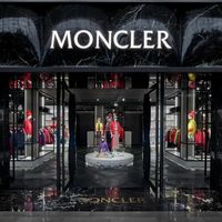 Moncler连续九年双位数增长终结？529+用户热议羽绒服“跌下神坛”真相