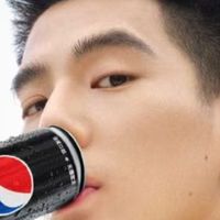 实测2026佐餐新趋势：这罐饮料如何成为聚会主角？