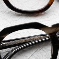 早八通勤眼镜怎么选？我的懒人法宝：JINS板材大黑框