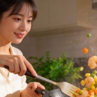 玉米青豆合炒虾仁：三色舞动，厨房小白也能变“大厨”