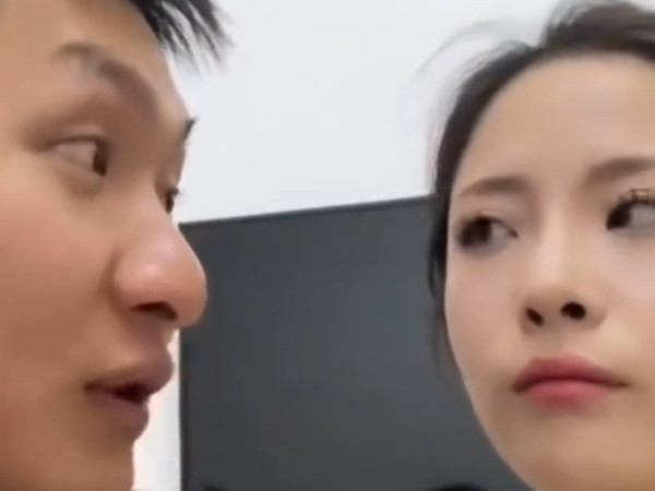 我老公的袜子是一堆一大摞，有了这个小型洗衣机就方便了多了！