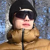 六七十岁男人，羽绒服尽量别穿大鹅、北面，换成这4个国货更高级