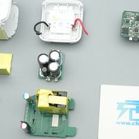 仅105g重，小巧轻量化设计，贝尔金70W氮化镓充电器拆解