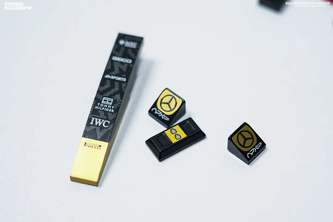 这辆乐高狂飙飞车的F1赛车必入！和MOC的APXGP车队赛车比较哪个更有意思？