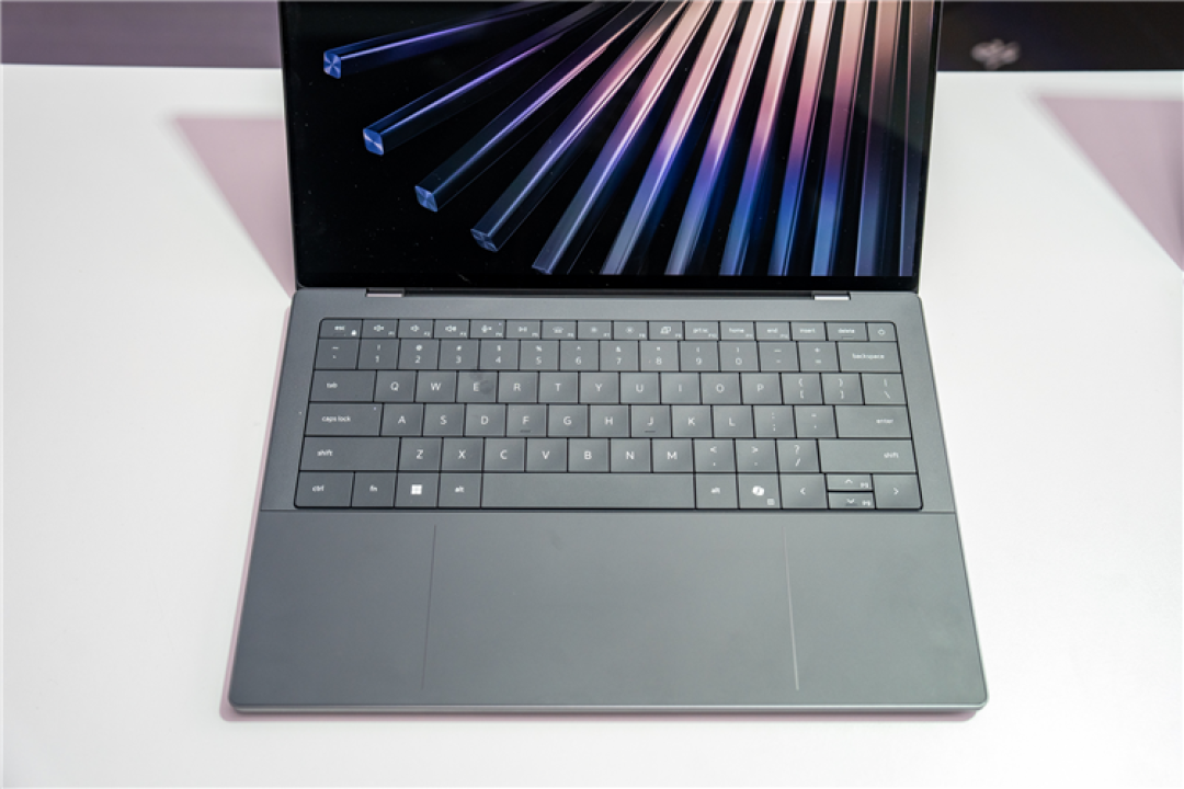 258180_Dell_XPS_14_16_laptops_CE3.png