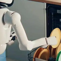 LG CLOiD家务机器人亮相：能叠衣服会做饭，2000万家政缺口有救了