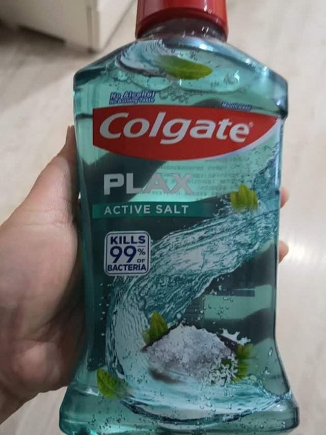 口腔清洁好搭档：我常用的高露洁漱口水