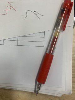 一抹醒目的朱批：爱好红色按动中性笔使用记