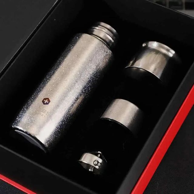 出门被问800次！瑞士军工「纯钛」保温杯，好用到离谱！