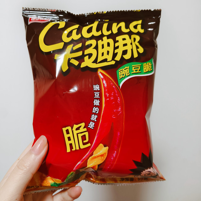 童年回忆一下！卡迪那通心脆-辣辣的好吃😋